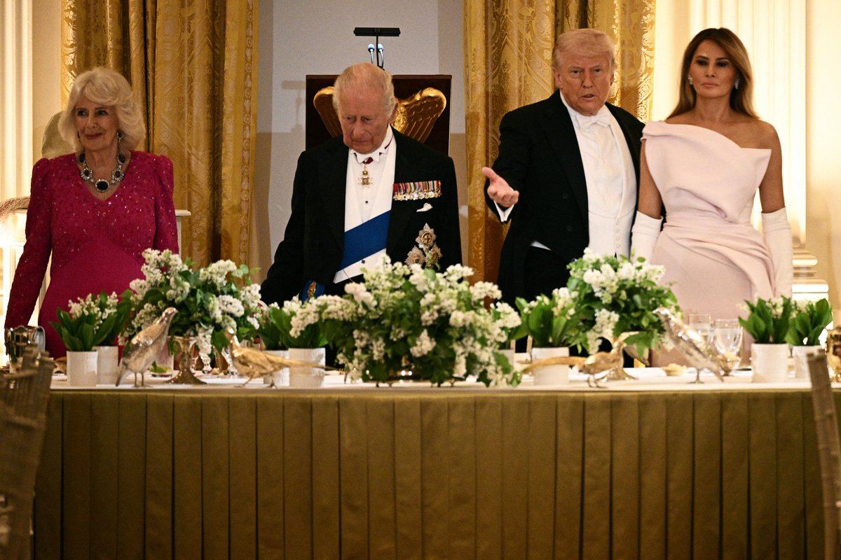 rwthofficial's tweet image. 🇬🇧🇺🇲
#UK’s King Charles III and Queen Camilla attended a state dinner hosted by #USA’s President Donald Trump @POTUS and his wife Melania Trump @FLOTUS on their State Visit at the White House in Washington, D.C.

📸 PA, Getty #KingCharlesIII #CharlesIII #QueenCamilla