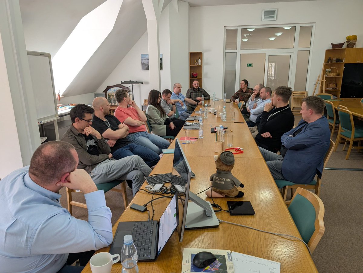 IB_LES's tweet photo. 22 kwietnia br. grupa studentów z Samodzielnego Zakładu Botaniki Leśnej SGGW w Warszawie zapoznała się z problematyką badawczą i metodami stosowanymi w wybranych laboratoriach naszego Instytutu.
https://t.co/7BcN6blSVH https://t.co/Qglo8wLQce
