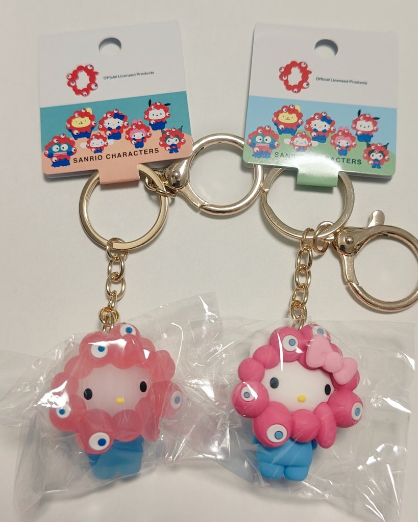 東京のミャクミャクのお店が最近充実してるのでやっとパステルカラーのキティちゃん買えたけど、あと推しカラーとフロッキーと普通のミャクミャクカラーのキティちゃんキーホルダーほしいから大阪行きたいー！！
クリアのは前に注文してて最近届いたけど、届く前に新大阪駅でみかけたというw
