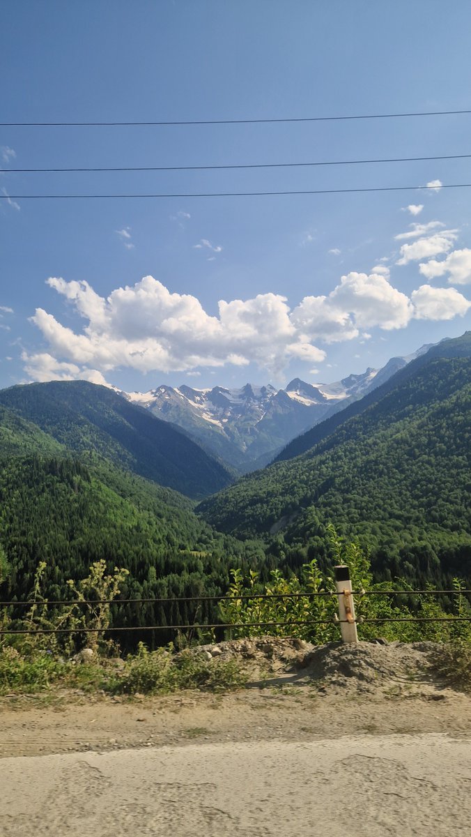 Moha_Fenomeno's tweet photo. Les gars pour info c'est 250e avec Wizzair et des paysages comme ça de fou furieux https://t.co/TseAbukMel