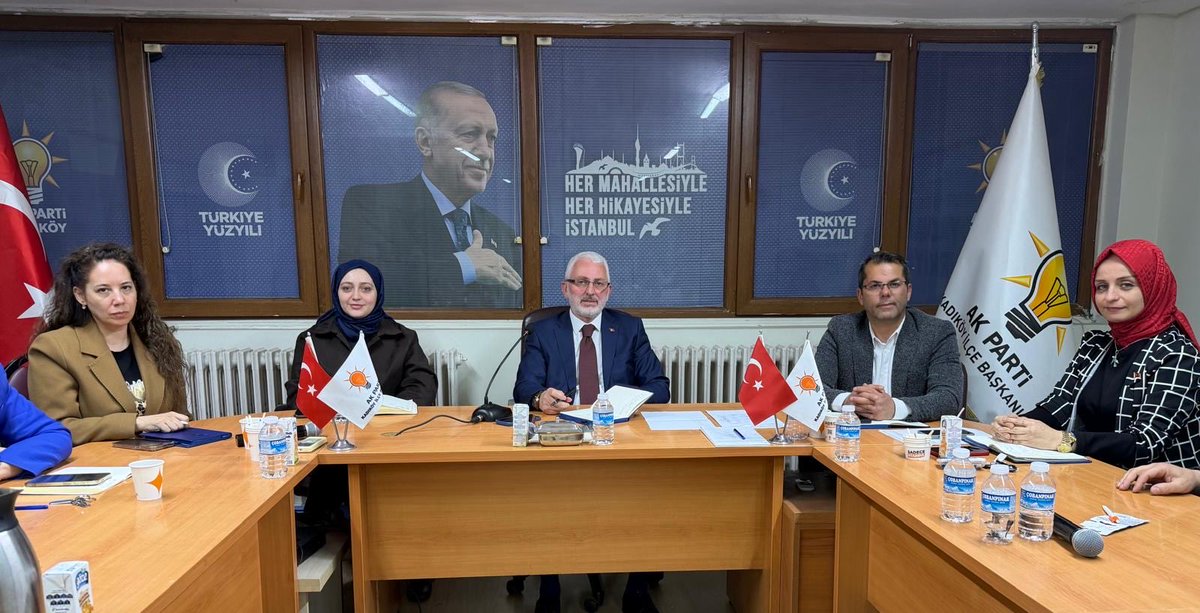 akkadikoy's tweet photo. Yönetim Kurulu Toplantımızı; İl Yönetim Kurulu Üyesi Sayın İlayda Zeynep Bülbül’ün katılımlarıyla gerçekleştirdik. 

@orhan_kahya 
@akpartiistanbul 
@abdullahozdemir 
@mehmetsahinbsk 
@izeynepbulbul 
@akkadinkadikoy 
@akgenc_kadikoy https://t.co/rtrvqEIiMS