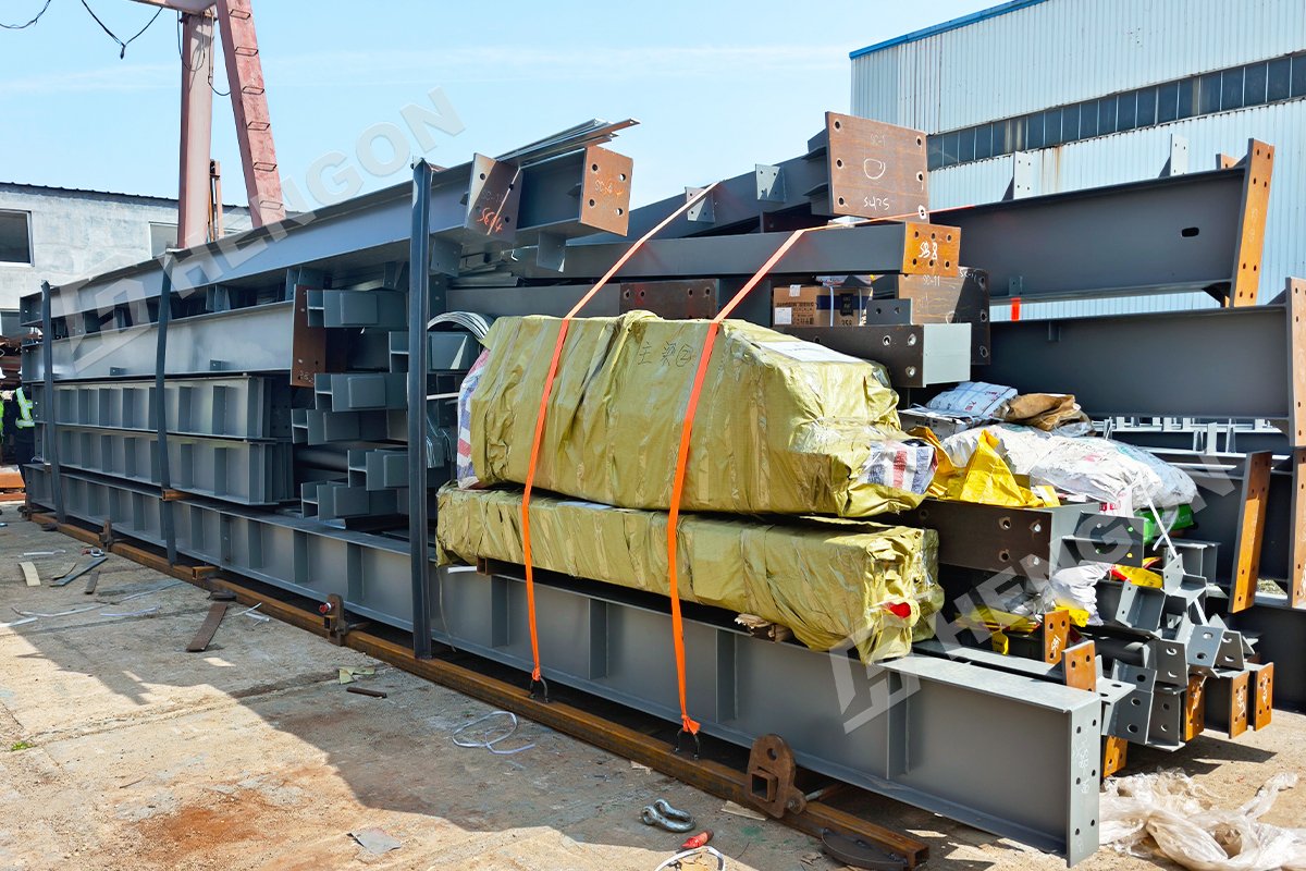 PEBfactory's tweet image. 🚚 Loading Out! Steel Warehouse On The Way
🏗️ Big steel warehouse components rolling out from our factory
🌍 Next stop: your construction site
📩 consultant8@hglsgroup.com
🌐 pebbuildingstructure.com
#SteelStructure #Warehouse #Loading #PrefabBuilding #GlobalProjects  #Hengon