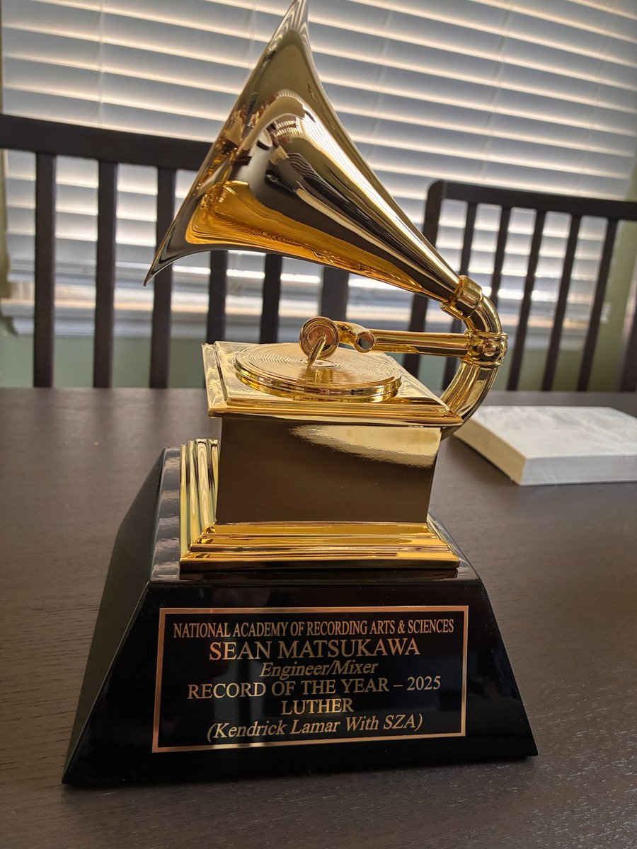 Takao_MT's tweet image. Grammy Award is finally home … 
Thank you Michael san for being such a great mentor to Sean 🙇🏼
#feelingblessed #grammys #grateful #torrance #losangeles