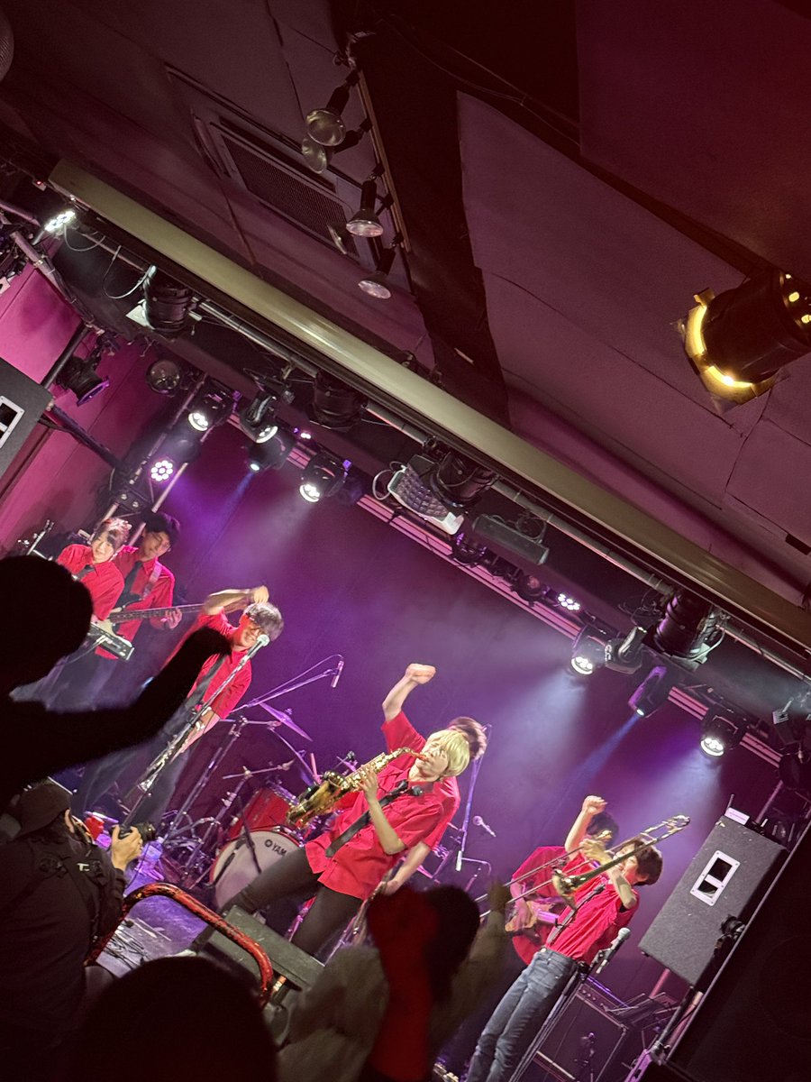 goushi504's tweet photo. フレキシブルとCaramel7によるCalmeraコピーバンドライブを観てきた！
両バンド共に素晴らしかった！
自分たちの曲を愛してもらって自分たち以外が演奏してくれるなんて当たり前の事じゃないし、音楽家冥利につきます！
素敵なライブをありがとう！
@ka_wa_c 
@Flexible_2021  @Caramel7_Band https://t.co/pm7VXGYw2g
