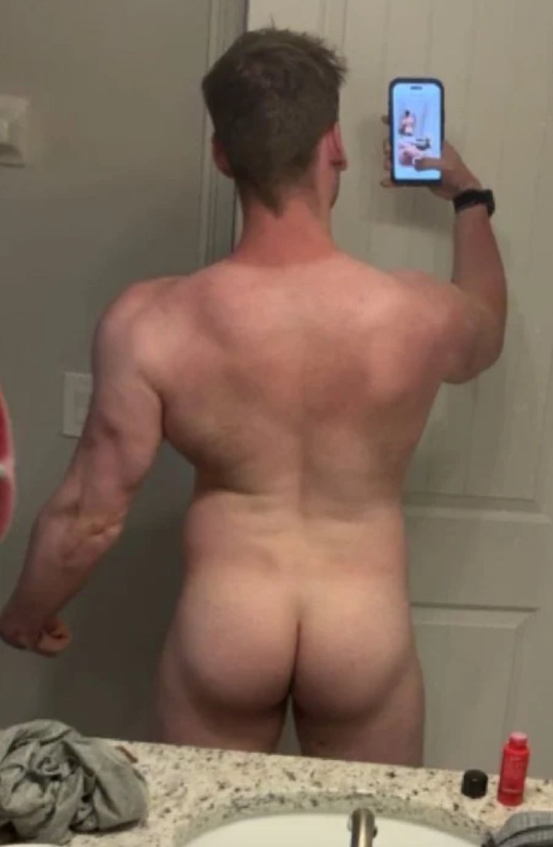 itsaGirthquake's tweet photo. Come eat my frat bro ass?
#fratboy #goon #alphasig #iowastate #collegefratexposal https://t.co/JddulUi49F
