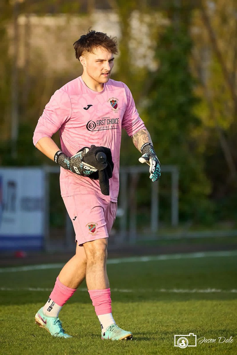 EvansWilliamsFC's tweet photo. 𝘾𝙤𝙣𝙜𝙧𝙖𝙩𝙪𝙡𝙖𝙩𝙞𝙤𝙣𝙨 

Huge congratulations to Jac Lewis, who’s been with us since the age of 7, on his selection for the Tîm Rhanbarthol (South Wales) squad ahead of the upcoming UEFA Regions’ Cup play-off matches. 

Everyone at the club is incredibly proud of him 👏 https://t.co/gQBjlxryoE