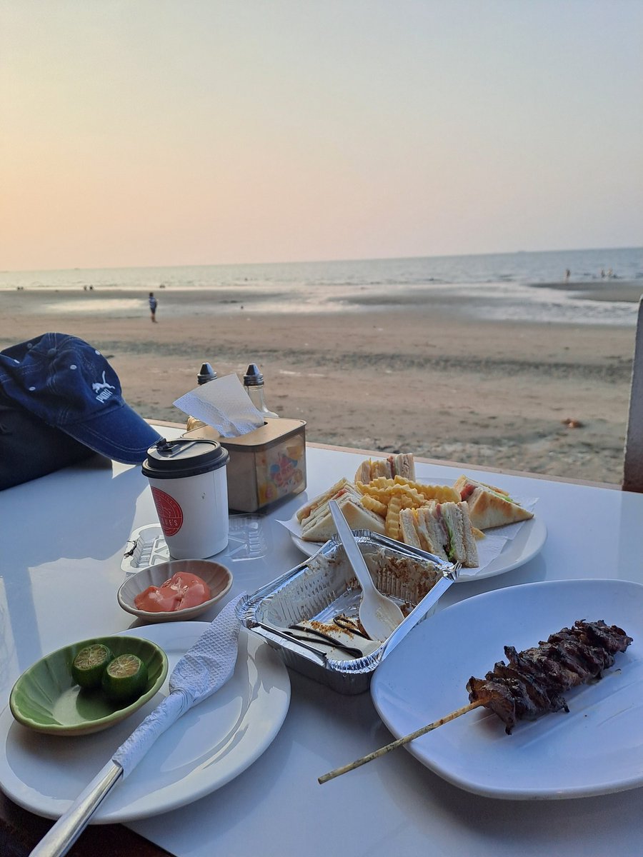 March66258517's tweet image. The best thing in life is u see urself happy with the things u have😍 #bless afternoon iloilo #Iloilo.#goodplace #foodlover #bi #wanderer #seaman