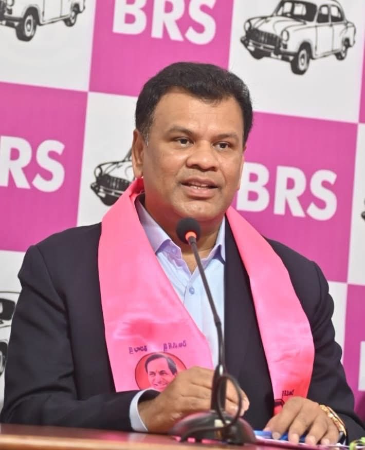 brsnriofficial's tweet photo. గౌరవనీయులైన బీఆర్ఎస్ అధ్యక్షుడు శ్రీ కె. చంద్రశేఖర్ రావు గారు పార్టీ రాష్ట్ర కమిటీ మినహా మిగతా అన్ని కమిటీలను రద్దు చేయాలని తీసుకున్న నిర్ణయం మేరకు, అలాగే వర్కింగ్ ప్రెసిడెంట్ శ్రీ కేటీఆర్ గారితో చర్చించిన అనంతరం, బీఆర్ఎస్ ఎన్ఆర్ఐ కమిటీలన్నీ తక్షణమే రద్దు చేయబడినవి.
@mbigala https://t.co/KvxC1UwOma