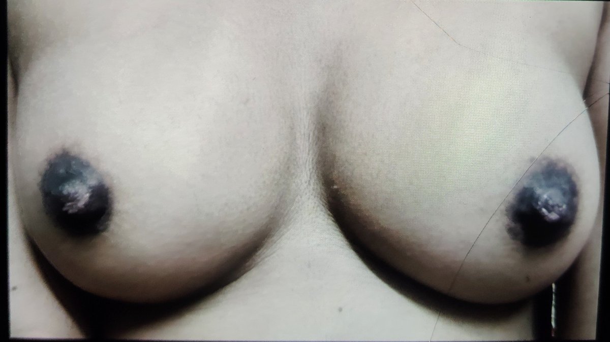 desibitche6969's tweet photo. Boobies https://t.co/Vbl8xhyD1Q