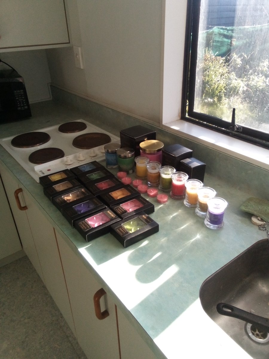 MariJackBooks's tweet image. Some of my candle collection 😀

I'll be selling these along with my books at the upcoming Hamilton, NZ, book fair this coming weekend!

#writingcommunity #candles #writersoftwitter #romancebooks #contemporaryromance #readingcommunity