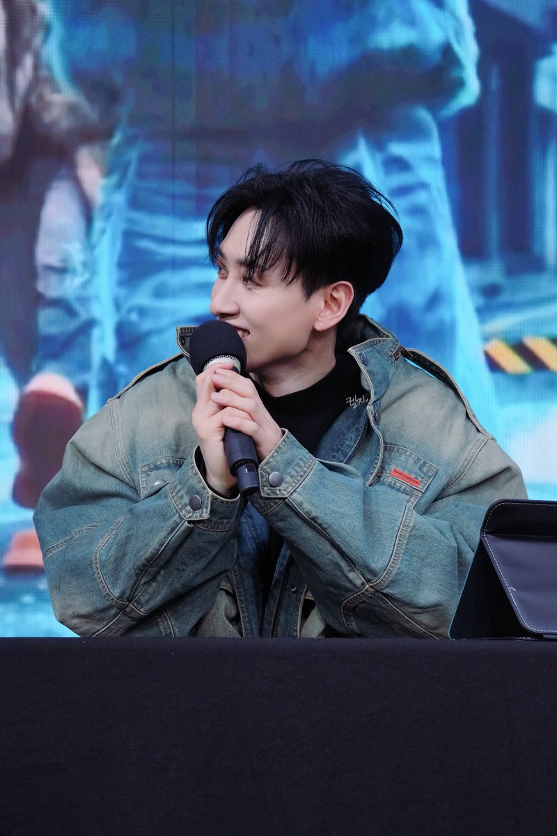 soubidaaa's tweet photo. 20250207 Music Korea 팬싸

언제나 나의 1위✨
오늘도 우리 1위가수 너무 보고싶네ㅜ

#EUNHYUK #은혁 #ウニョク
#LEEHYUKJAE #이혁재 
@AllRiseSilver 
#SUPERJUNIOR #슈퍼주니어 
#SuperJuniorDnE https://t.co/XSsEvq1G86