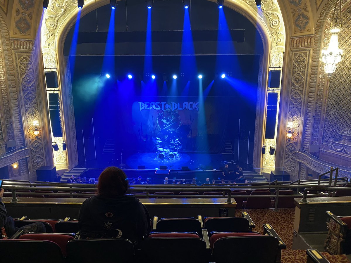 Keiichiism's tweet photo. Helloween and Beast in Black were AWESOME. So glad we could finally see Helloween live after missing their last US tour due to illness 🤘 https://t.co/hocCHqwkKR
