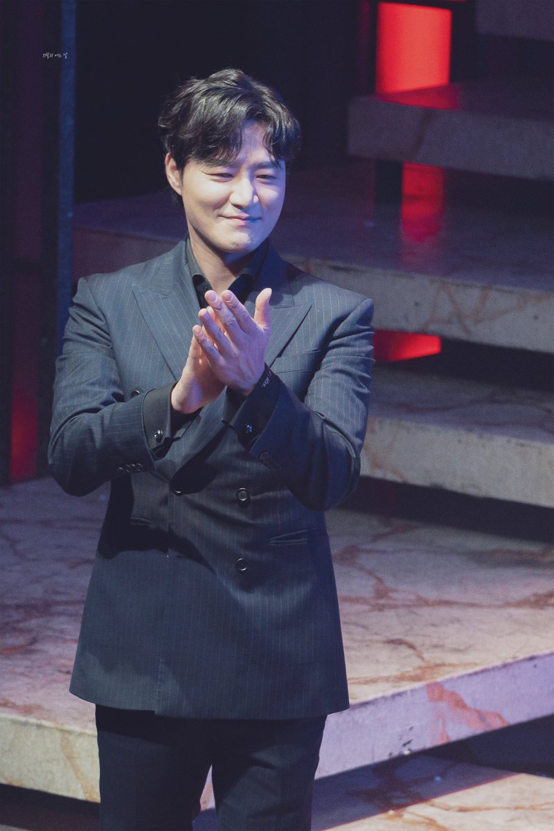 11월의 어느 날 tweet media