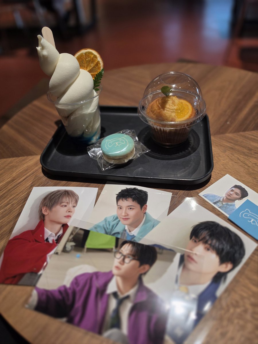 no_title__on's tweet image. 요거트아이스크림 맛있음
마카롱 너무 귀여워서 먹기 아까움
인화사진 이뻐요
-포토카드 역방향(이마가 아래로 가게) 인쇄해야 뒷면 글씨랑 방향 맞음
-포토카드 뒷면 랜덤임

#LUCY #루시 #Childish
#후즈팬카페 #WhosfanCafe #WhosfanCafe_Review