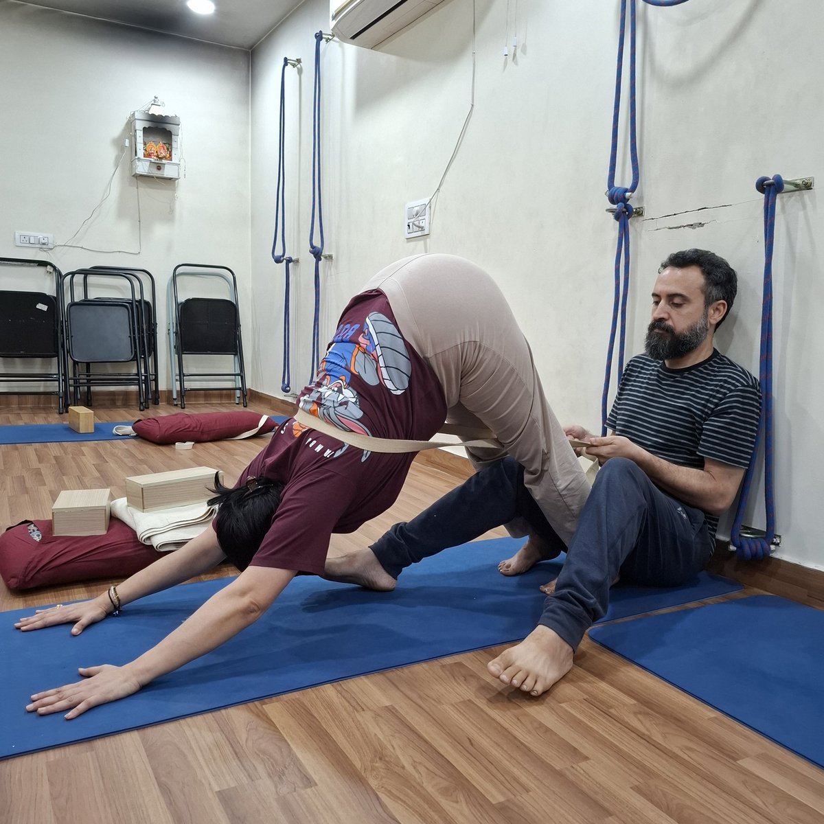 sumitsaproo's tweet photo. Lightness and playfulness are inter-connected. It comes with a spirit of being ego-less. The ego is something very serious. It is too much of identification with the roles that we play in our lives, without the understanding that the role is just a human function. "Osho" https://t.co/uoIM2XKc34