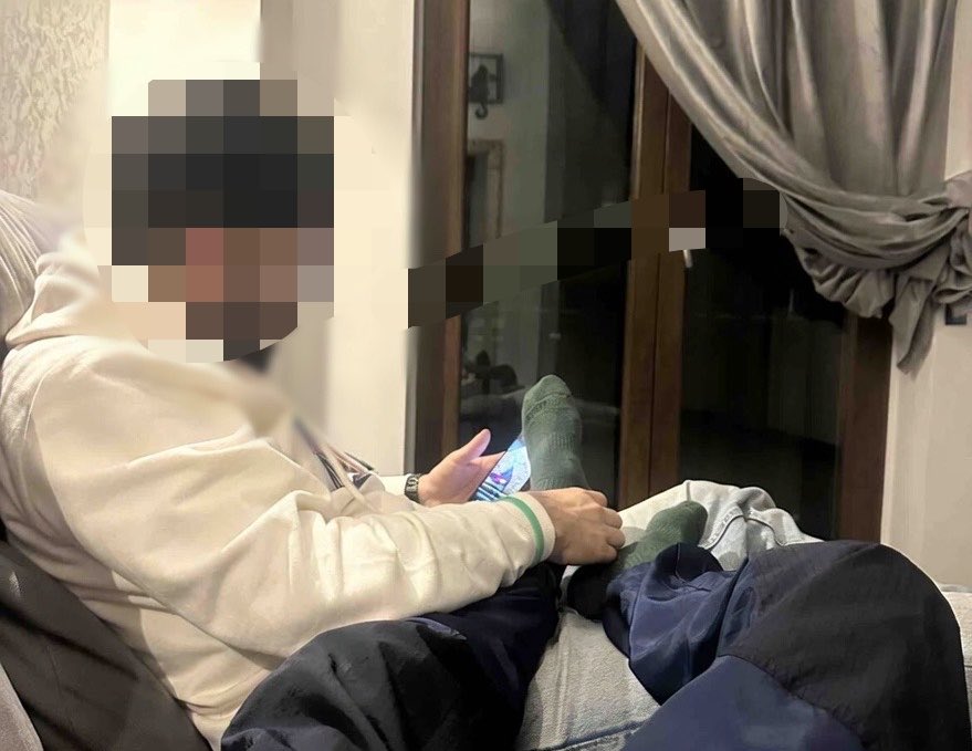 itsMASTERANGELO's tweet photo. POV:  Annoying my friend… and you spot the beta in 0.2 seconds 😂
Real alphas would NEVER massage my feet. They’d take what they want.
But why not let him serve like the good boy he is? 👣 #findom https://t.co/pxZqveAh9K