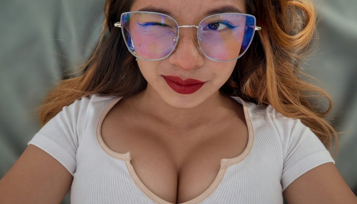 emma tweet media