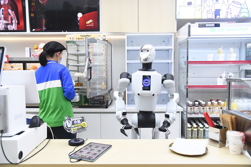 CGSyd_WangYu's tweet photo. A cutting-edge embodied AI robot is now on duty at a convenience store in Zhongguancun, Haidian District, #Beijing✨
#AIrobot #TechInnovation #BeijingTech https://t.co/BwvaYfrTeU