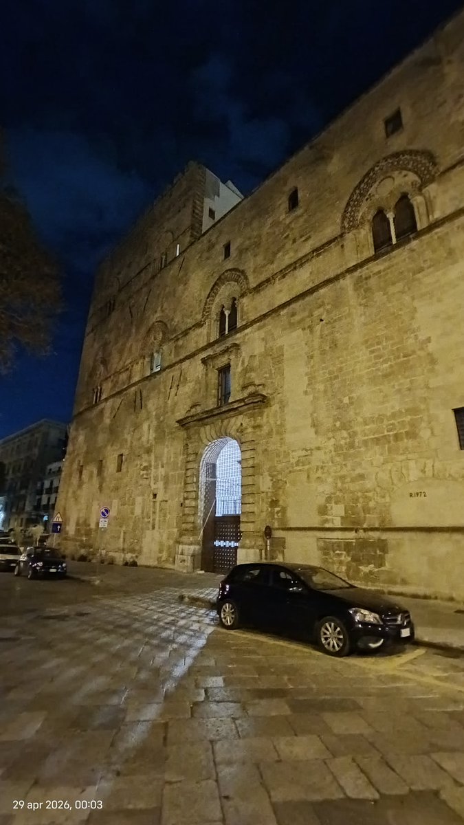 elivito's tweet image. Giorno e notte a Palazzo Chiaramonte- Steri #Palermo