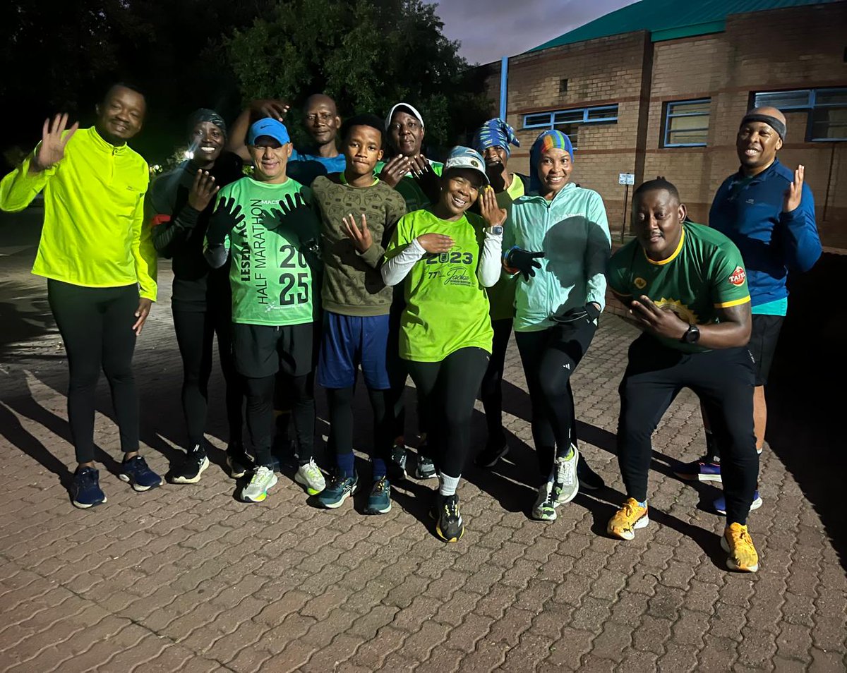 JHB_Harriers's tweet image. Consistency is the secret ingredient to greatness 🙌🏽Well done, champs for always showing up. 👏🏽🫡 

#4amgang
#consistencyiskey 
#riseandgrind
#swiftandfree
