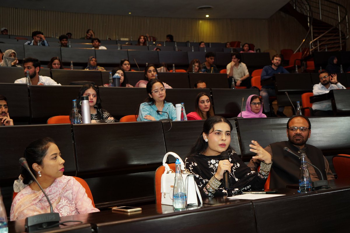 gtonstol's tweet image. Good discussion at the fifth in our Brown Bag Lunch series, marking #WorldDayforSafetyandHealthAtWork.

Grateful to welcome a diverse audience for an engaging conversation on evolving occupational safety and health (OSH) risks across the world of work. (1/3)