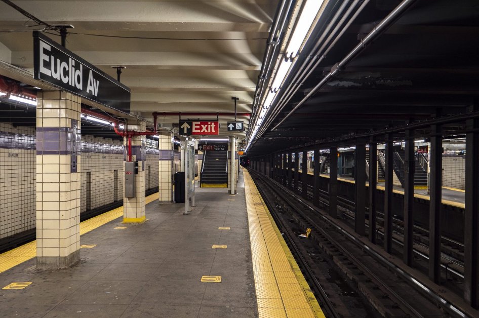 AJulien67028's tweet image. La MTA a attribué à Siemens Mobility et à LK Comstock un contrat de conception et de construction pour le déploiement d’un système de contrôle des trains basé sur les communications sur les lignes A et C du métro.

railtech.be/fr/infrastruct…

#RailNews #Train