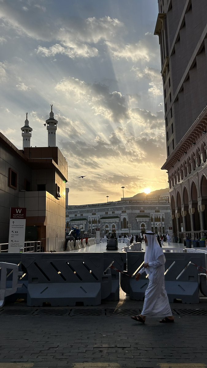 مَثْوى. tweet media