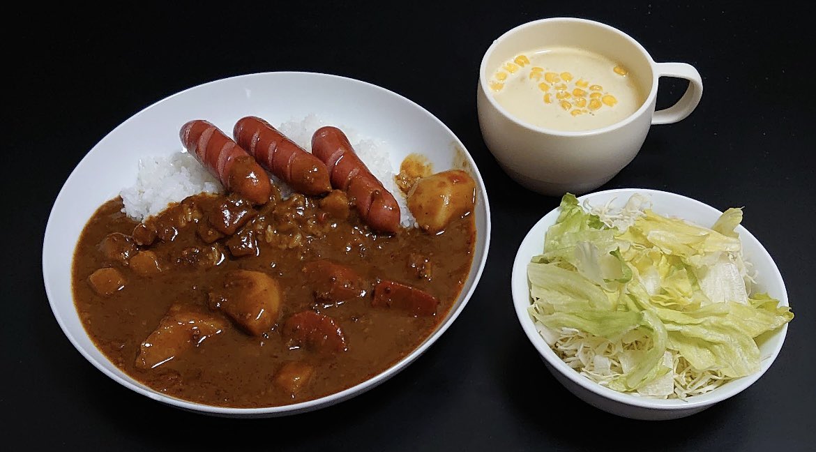 zzsasaki705's tweet image. 今日の晩ご飯なのﾆﾔﾝ🎵

ウインナーカレー、サラダ、コーンクリームスープ

今日も美味しく頂いたのﾆﾔﾝ🎵

#晩ご飯 #dinner