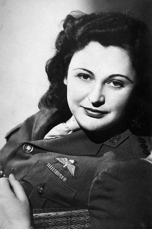 SOEhistory's tweet photo. 🅾🅽  🆃🅷🅸🆂  🅽🅸🅶🅷🆃
April 29/30, 1944: Nancy Wake leaves England in a USAAF B-24 and parachutes into France to liaise between the SOE and Maquis resistance groups. She will also fight with the Maquis. #NancyWake #SOE #WW2 1/3

More information: https://t.co/nZQrIV1C4k https://t.co/A42LTfBPa0
