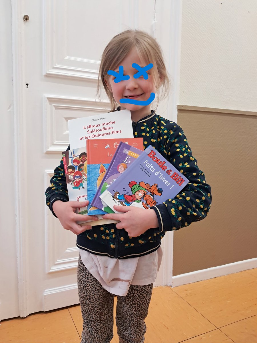 TA1AMI's tweet photo. Collecte de jeux pour enfants défavorisés. Bravo à l'école ICAM de Lille, vous avez fait des heureux... https://t.co/aZincQu2oG