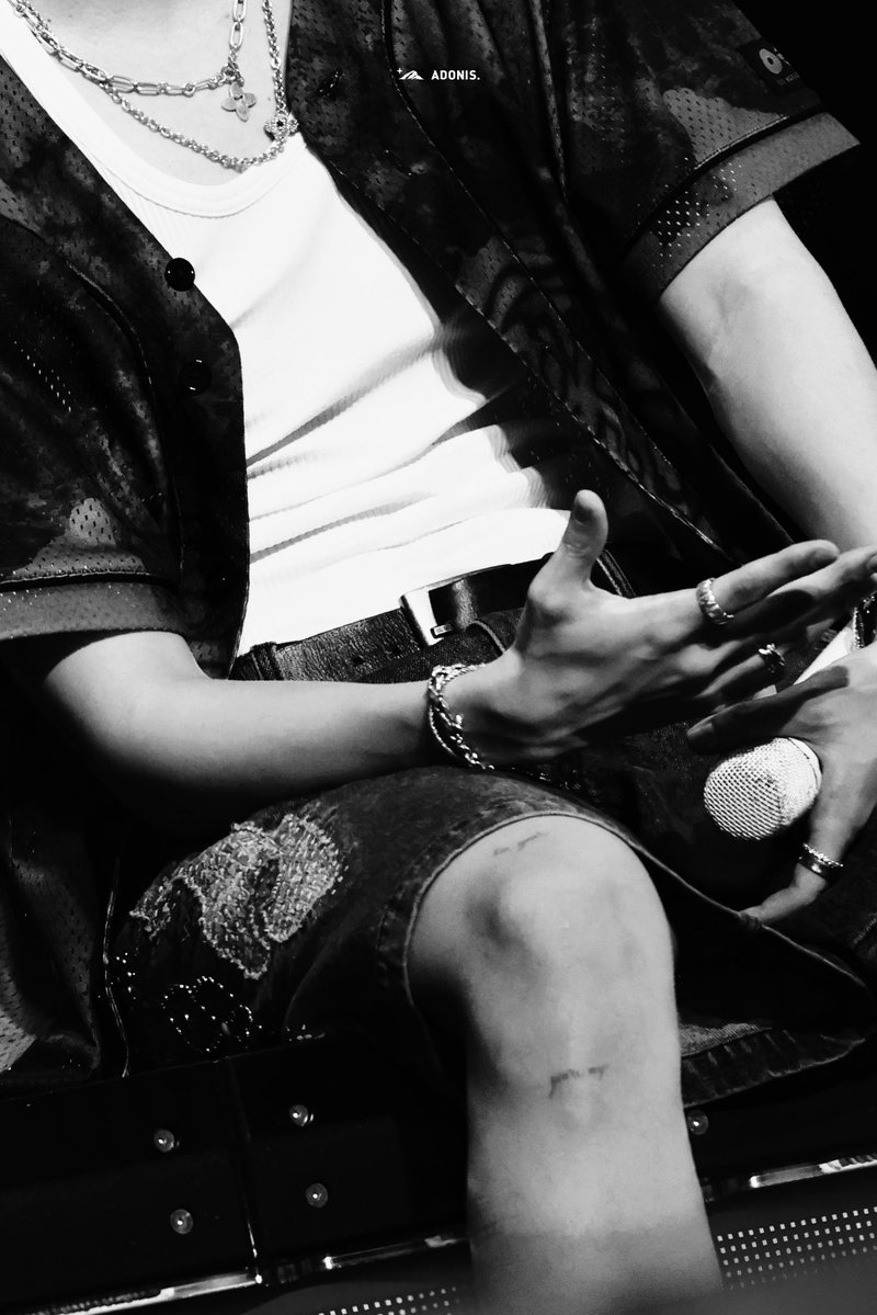 아도니스 Adonis 💫 tweet media