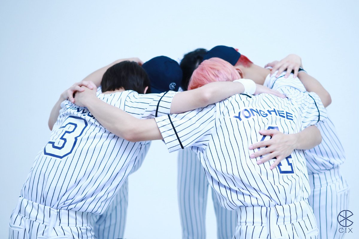 christina ✴︎ tweet media