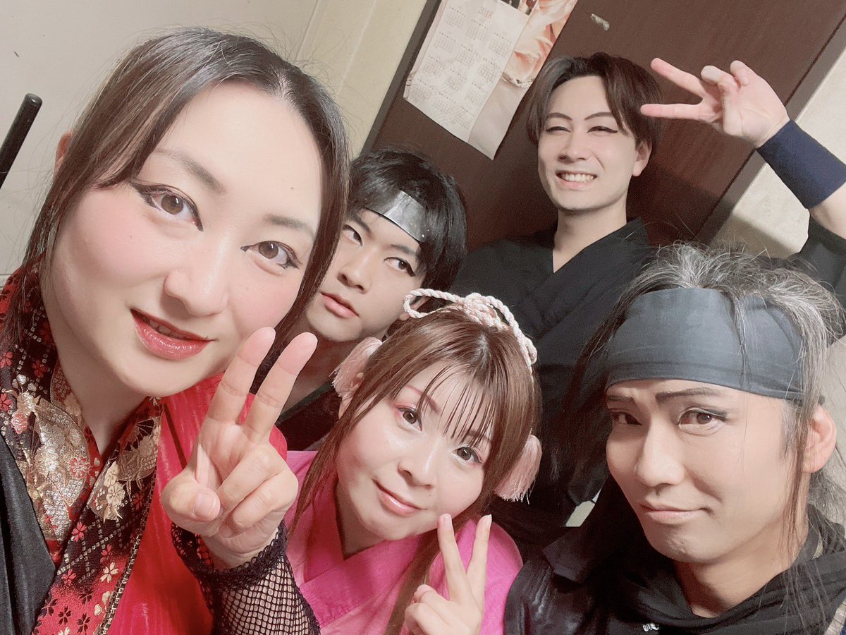 akira_TRPGzuki's tweet photo. 4/28 #SILVERWINGS 『NINJA &amp; ROCK SHOW』無事終演いたしました！

途中英語が飛んだ場面もありましたが、お世話になっている仕事先でのやり取りを思い出し落ち着いて臨むことが出来ました🥷✨

皆様お越しいただきありがとうございました！

#羅威堂 #奏手候 https://t.co/kbbFf5dxJK