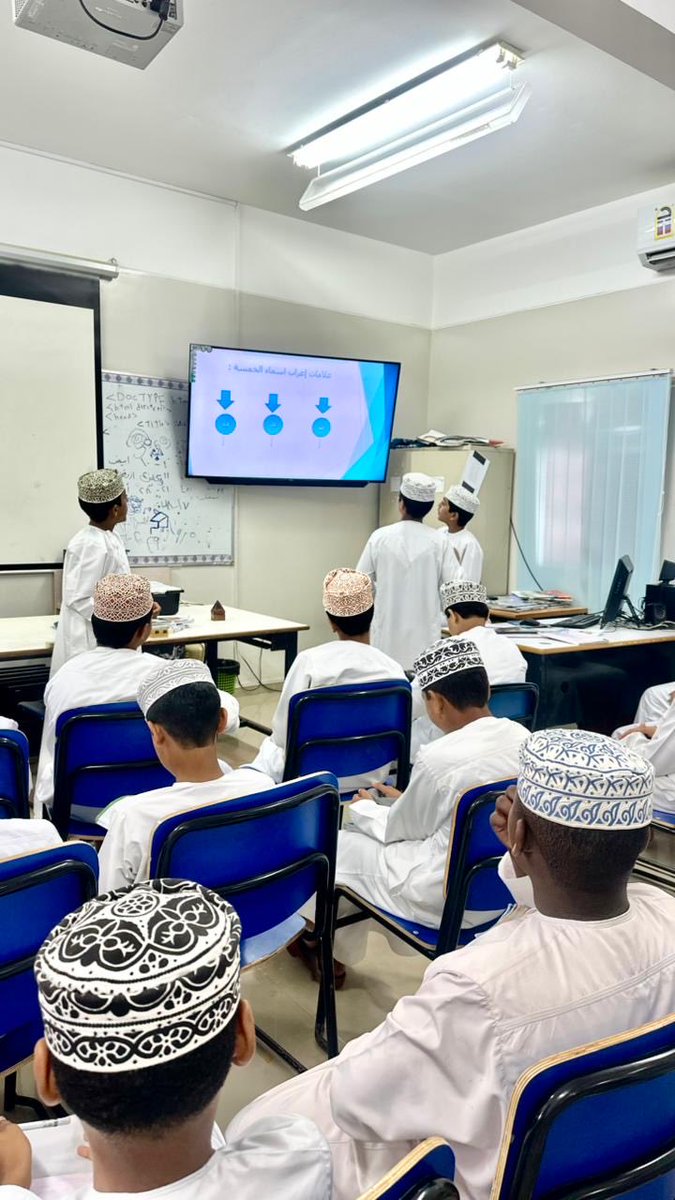 mousaschool's tweet photo. في إطار تعزيز وصقل مهارات الطلبة، قدّم كلٌّ من الطلبة: خالد الرشيدي، وسعود الرشيدي، وسيف الرشيدي من الصف (7/4)، درسًا في مادة اللغة العربية بعنوان: “الأسماء الخمسة”، وذلك تحت إشراف الأستاذ محمد الرشيدي. https://t.co/rjSJGCfZlG