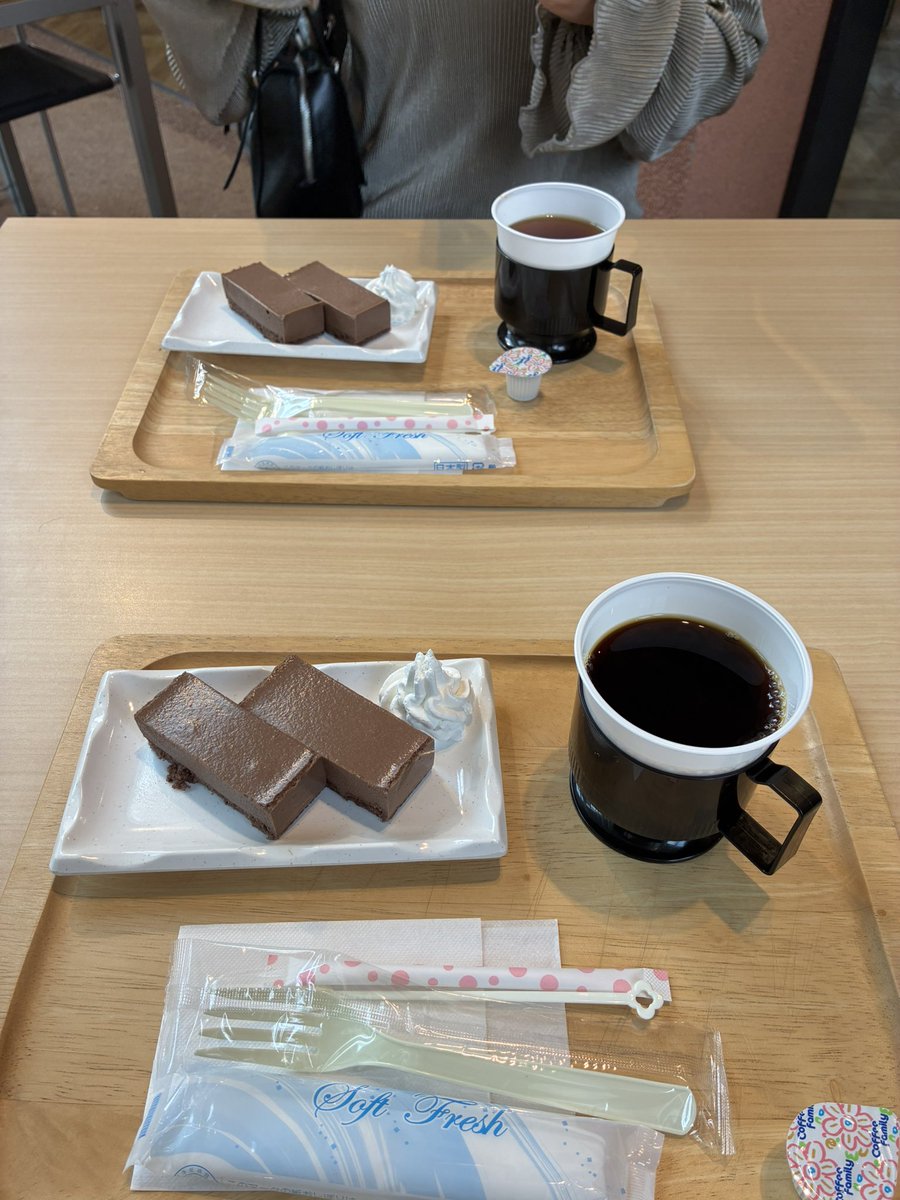ラリックマ tweet media
