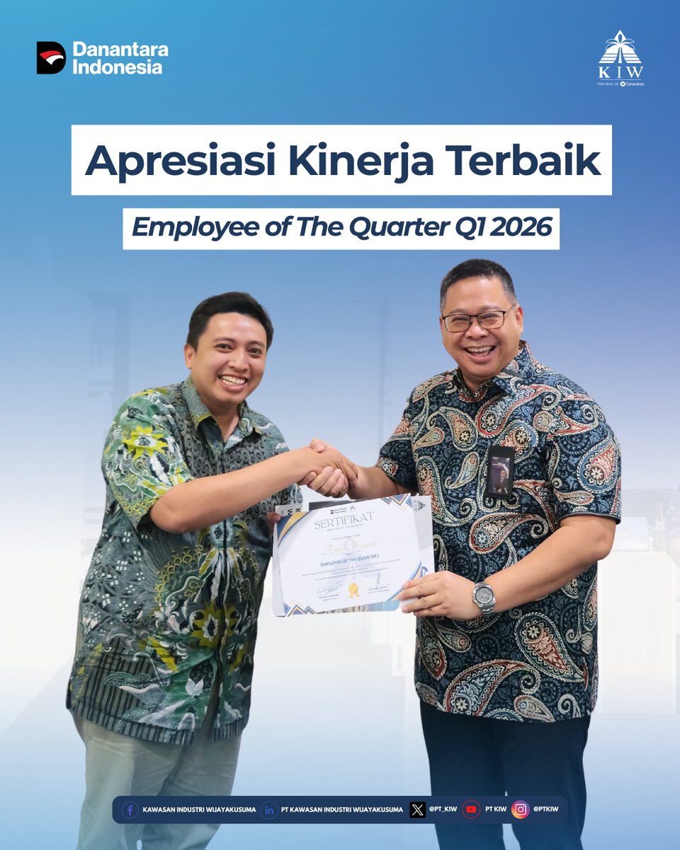 pt_kiw's tweet photo. PT KIW menetapkan Anton Pratomo sebagai Employee of The Quarter Q1 2026. Penghargaan diberikan atas dedikasi, kedisiplinan, dan kinerja terbaik, serta diserahkan langsung oleh Direksi. #PTKIW #KIWinners https://t.co/joJLNySjZ8