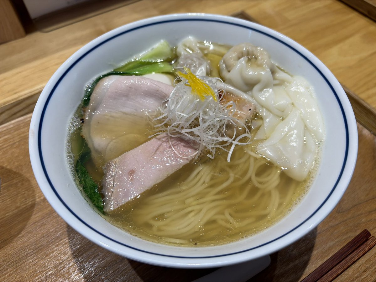 めんま tweet media