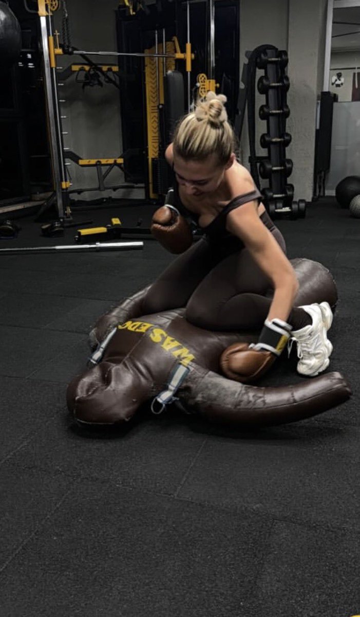 Daily Magazin tweet media