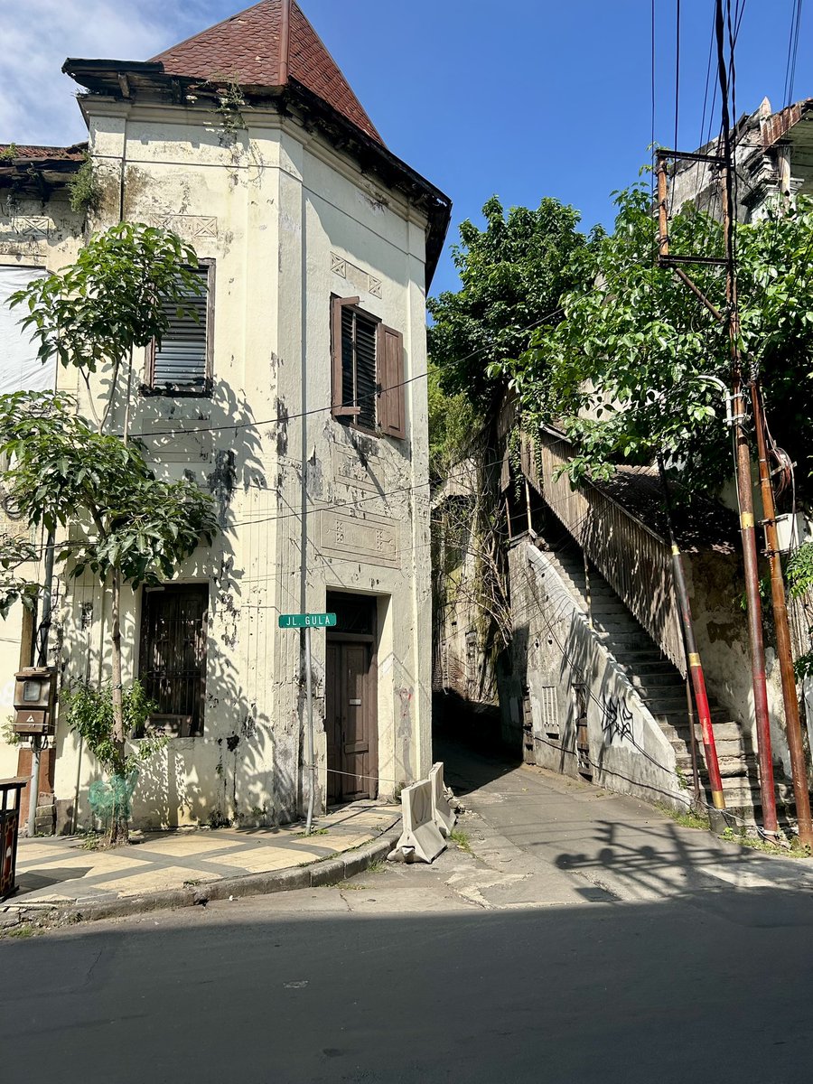 dwsptqum's tweet photo. Surabaya Old Town Moments 🕰️🤎 https://t.co/1jeFfKhsJq