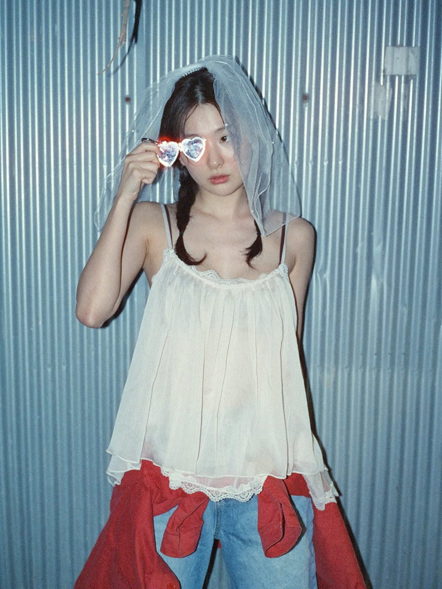 i love seulgi cosmic in eyes😘🐻👰‍♀️🇰🇷 tweet media