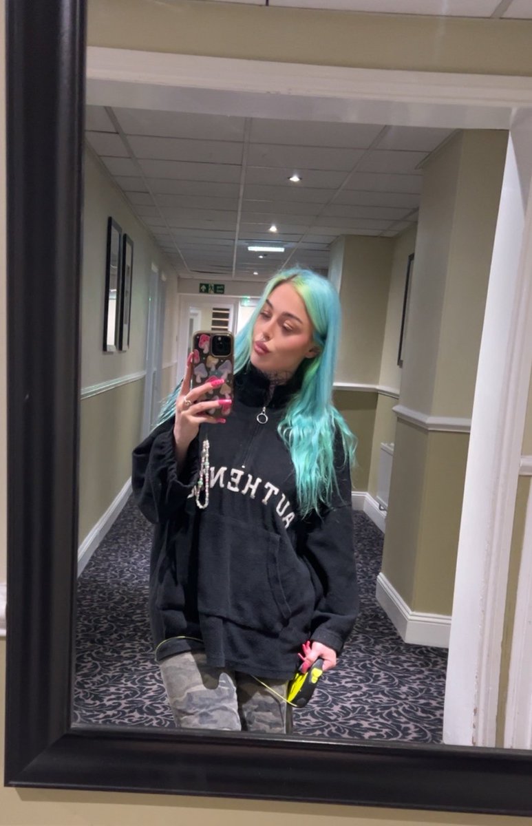 Kiki Blue 👽🖤 tweet media