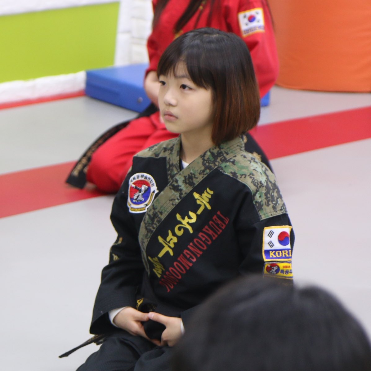 어린이날 오브젝트 낼거면 채원 아기특공이 시절 오브젝트로 부탁하오 그리고 지금 단발이잖아ㅎ