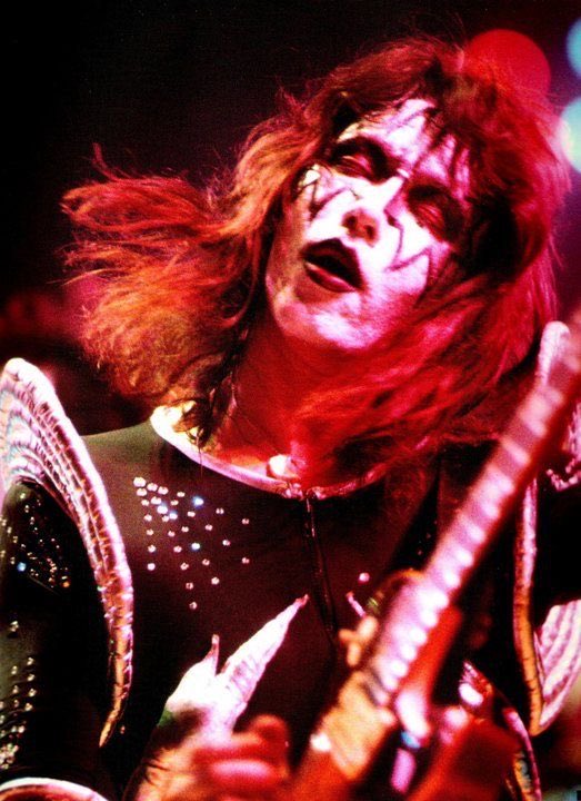 rebelwithyou's tweet image. “If you want to shine, you’ve got to burn a little” - Ace Frehley 🎸🚀💙
#Spaceman @ace_frehley #Kiss #KissArmy #legend