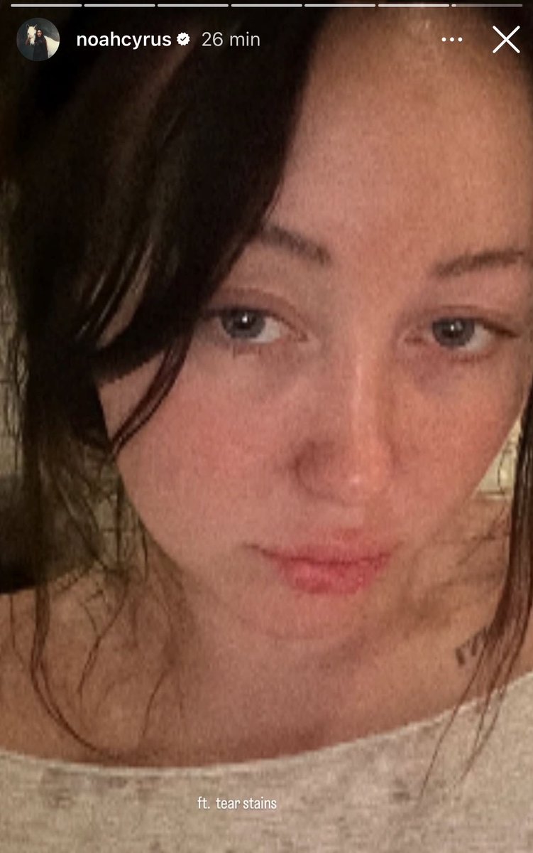 Miley Updates tweet media