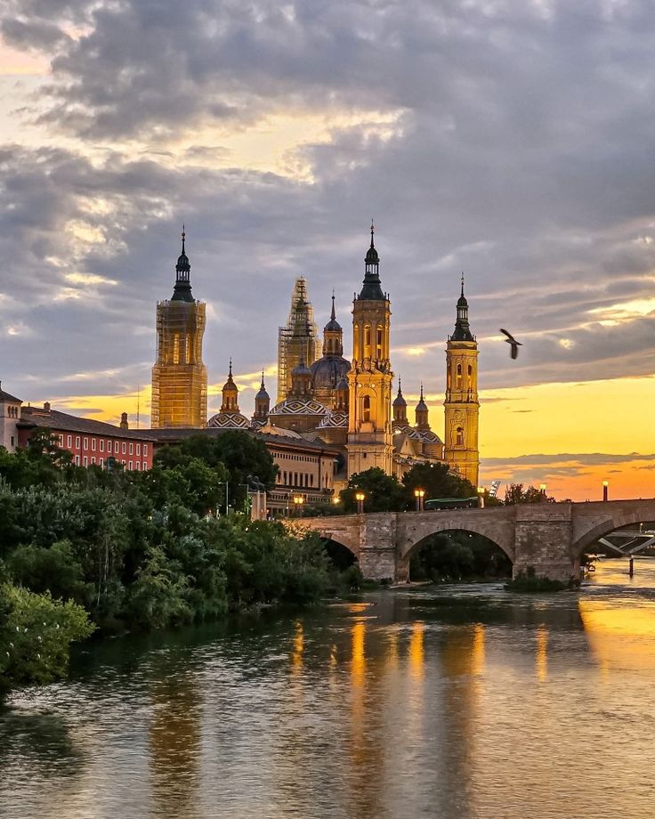 ForeverPhotos88's tweet photo. Zaragoza, Spain ✨ https://t.co/nSAfxGRQ7Z