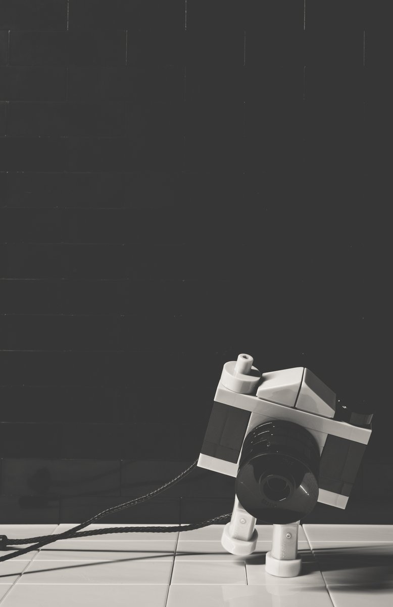 brickgraph's tweet photo. Laurie Simmons
Small Walking Camera, 1991

Original: https://t.co/Teq3L2FiXX

Recreated in LEGO as part of a special collaboration with The Photography Show 2026 presented by AIPAD. https://t.co/EZAgG4GaLp