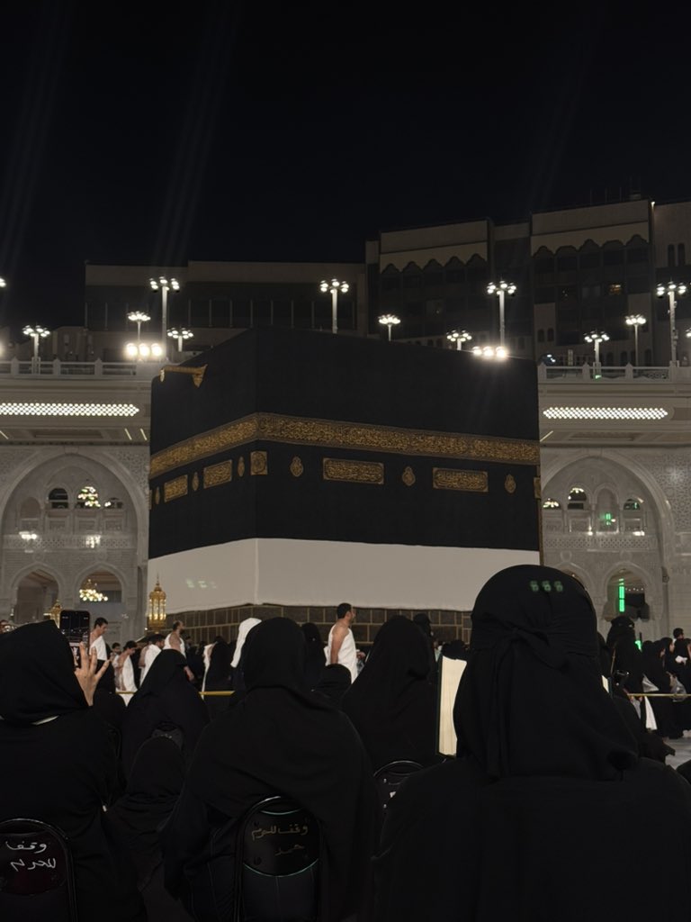 royal_kh_'s tweet photo. سرّ السكينة أن تترك أمرك لله 
وأنت تعلم أنهُ أجمل من يتولاه.♥️ https://t.co/1ACBmiqf0F