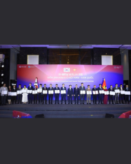 UFCA_Token's tweet photo. FPT and Shinhan Bank signed an MoU to expand AI-driven cooperation in finance, startups, strengthening Vietnam–South Korea innovation ecosystems and unlocking new opportunities for digital transformation.
https://t.co/MzERD6Ehuf
#WBO #AI #Digital #Finance #Startups #Innovation https://t.co/x241YBvyio