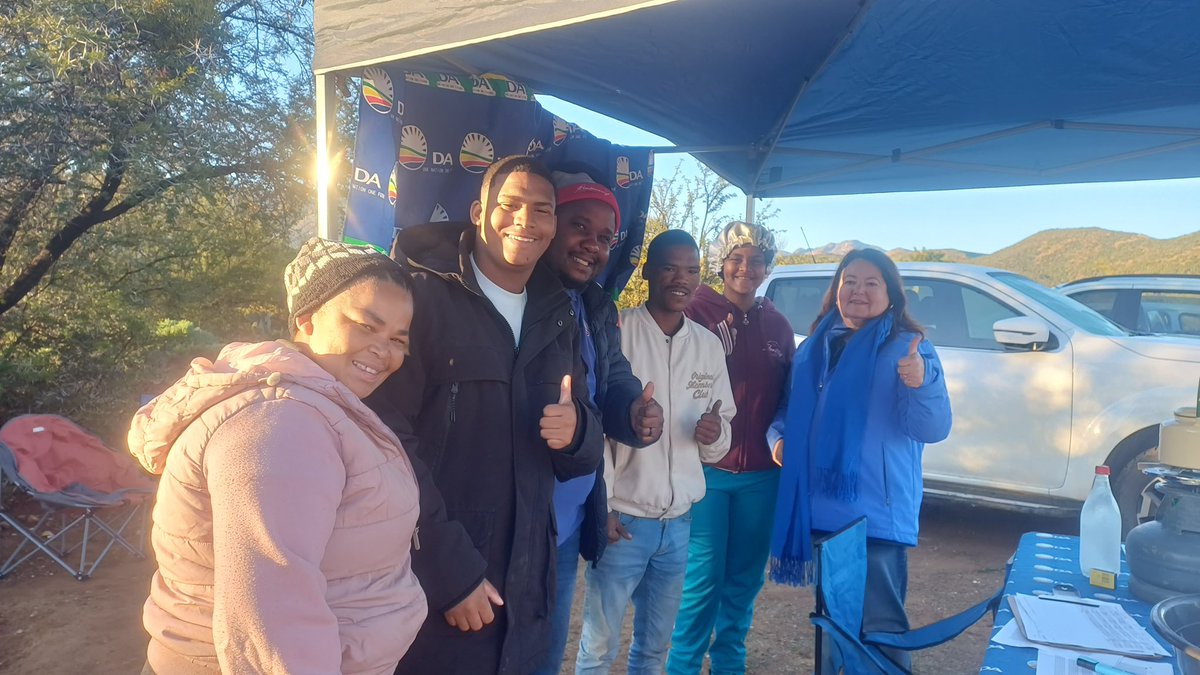 WesternCapeDA's tweet photo. ✅ Today, the DA is ready to win the Stellenbosch Ward 16 and George Ward 25 (Uniondale) by-elections! 

Our candidates, Niklaas Willemse in Stellenbosch and Jarques Esau in George, are committed to fixing what’s broken and putting residents first.

#VoteDA 💙 https://t.co/FfKYhK0JtQ