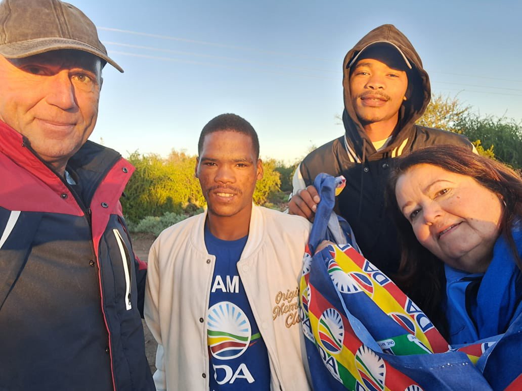 WesternCapeDA's tweet photo. ✅ Today, the DA is ready to win the Stellenbosch Ward 16 and George Ward 25 (Uniondale) by-elections! 

Our candidates, Niklaas Willemse in Stellenbosch and Jarques Esau in George, are committed to fixing what’s broken and putting residents first.

#VoteDA 💙 https://t.co/FfKYhK0JtQ